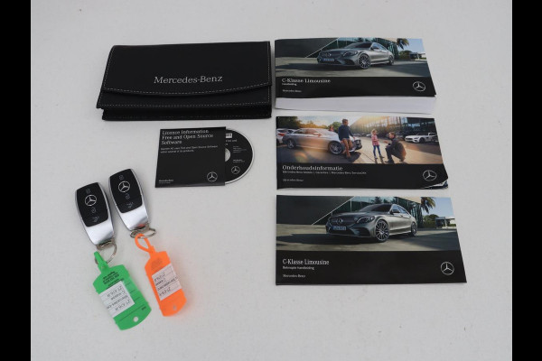 Mercedes-Benz C-Klasse 160 AMG | Stoelverwarming | Leder/Alcantara | Camera | Park Assist | Full LED | Elektrische stoelen | Navigatie | Climate control | Cruise control | Bluetooth