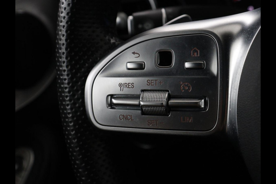 Mercedes-Benz C-Klasse 160 AMG | Stoelverwarming | Leder/Alcantara | Camera | Park Assist | Full LED | Elektrische stoelen | Navigatie | Climate control | Cruise control | Bluetooth
