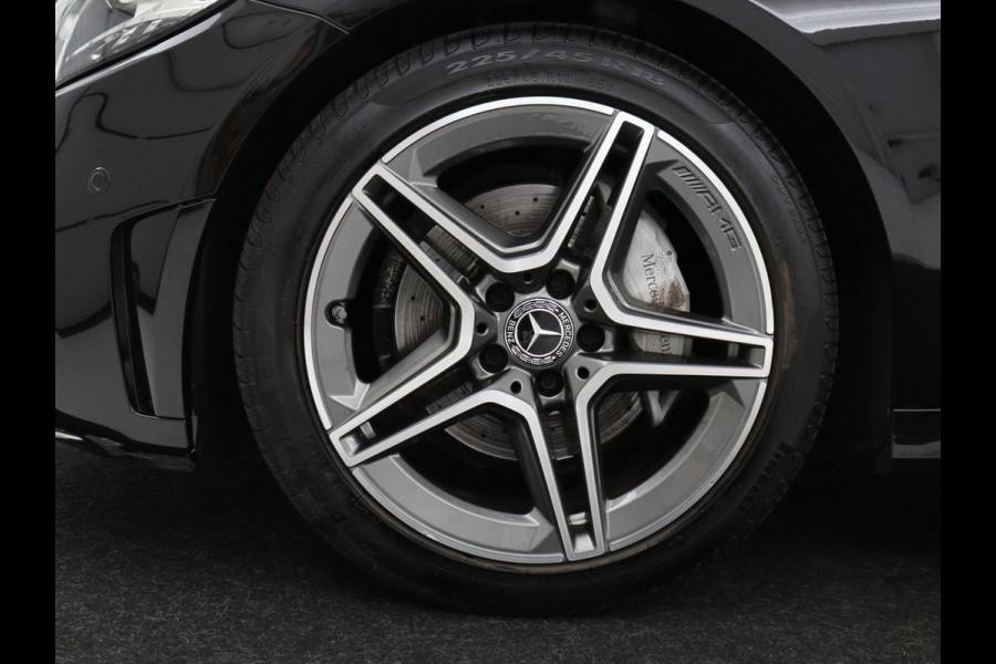 Mercedes-Benz C-Klasse 160 AMG | Stoelverwarming | Leder/Alcantara | Camera | Park Assist | Full LED | Elektrische stoelen | Navigatie | Climate control | Cruise control | Bluetooth