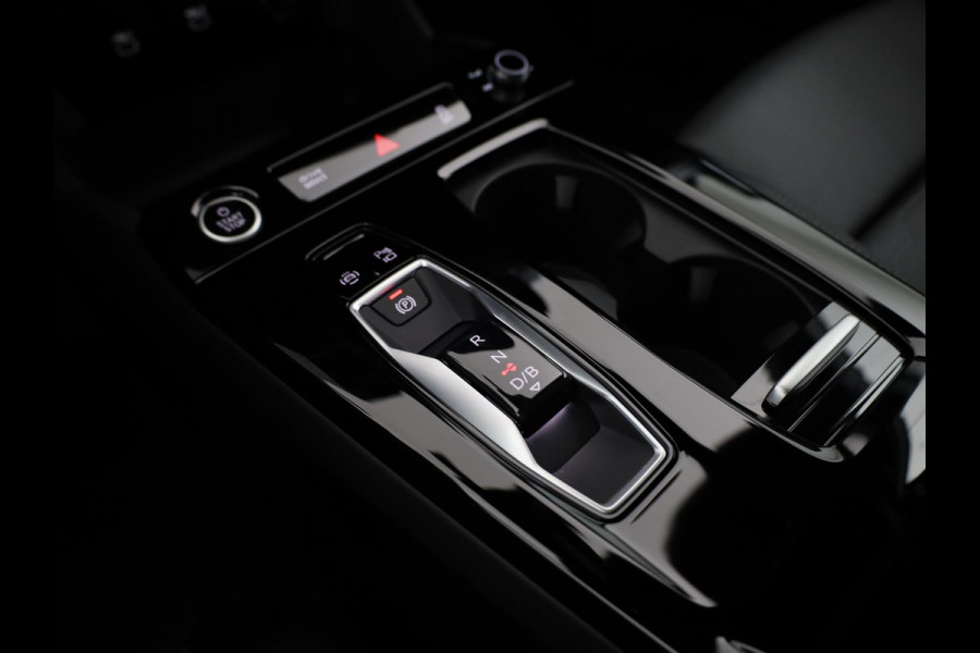 Audi A6 Avant e-tron S edition 83 kWh 286 pk | Trekhaak, elektr. wegklapbaar | Sportstoel leder zwart | Optiekpakket zwart-glanzend | Privacy glas |