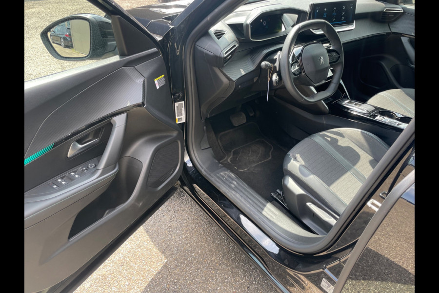 Peugeot 2008 1.2 PureTech Allure Pack Voorzien van vele opties dealer onderhouden!