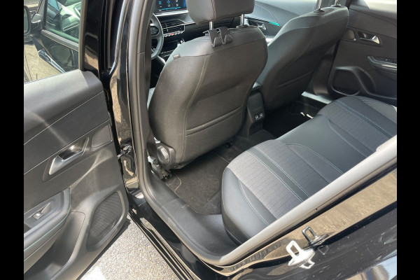 Peugeot 2008 1.2 PureTech Allure Pack Voorzien van vele opties dealer onderhouden!