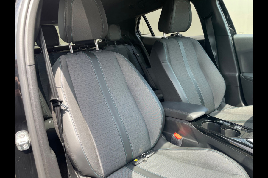 Peugeot 2008 1.2 PureTech Allure Pack Voorzien van vele opties dealer onderhouden!