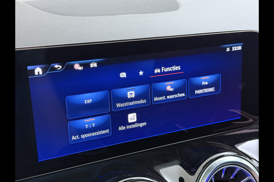 Mercedes-Benz EQA 300 4MATIC AMG Line 71 kWh | Pano Memory Sfeer