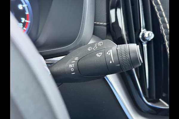 Volvo XC60 T5 251PK Autom. Inscription R-design Trekhaak Navi Ecc Cruise Control Pdc Stoelverwarming Elek.Achterklep Active Bochtenverlichting Lmv Collision Avoidance Road Sign Info Bluetooth