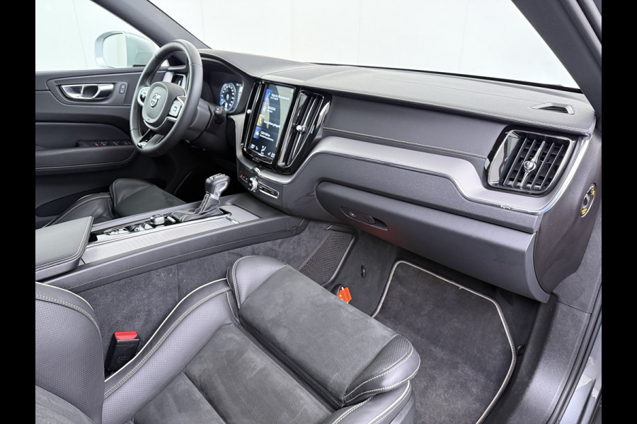 Volvo XC60 T5 251PK Autom. Inscription R-design Trekhaak Navi Ecc Cruise Control Pdc Stoelverwarming Elek.Achterklep Active Bochtenverlichting Lmv Collision Avoidance Road Sign Info Bluetooth