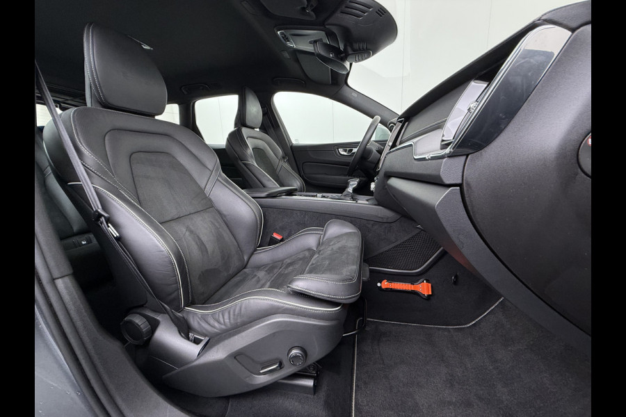 Volvo XC60 T5 251PK Autom. Inscription R-design Trekhaak Navi Ecc Cruise Control Pdc Stoelverwarming Elek.Achterklep Active Bochtenverlichting Lmv Collision Avoidance Road Sign Info Bluetooth