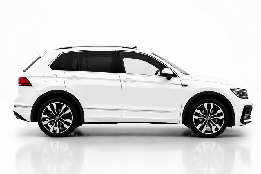 Volkswagen Tiguan 1.5 TSI ACT R-Line | TREKHAAK | CAMERA | STOELVERWARMING | NAP | PANORAMADAK