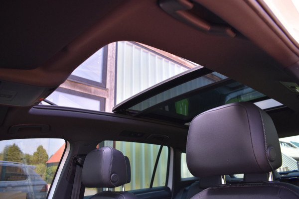 Volkswagen Tiguan 1.5 TSI ACT R-Line | TREKHAAK | CAMERA | STOELVERWARMING | NAP | PANORAMADAK