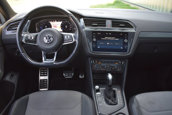 Volkswagen Tiguan 1.5 TSI ACT R-Line | TREKHAAK | CAMERA | STOELVERWARMING | NAP | PANORAMADAK