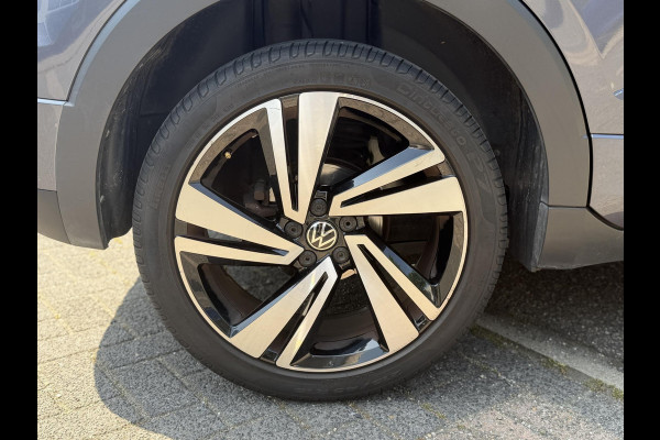 Volkswagen T-Cross 1.0 TSI R-Line AUTOMAAT | CAMERA | FULL LED | KEYLESS START & GO | ADAPTIEVE CRUISE CONTROL | DIGITAL DASHBOARD | DODEHOEKDETECTIE | DIRECT LEVERBAAR MET 12 MND BOVAG GARANTIE |