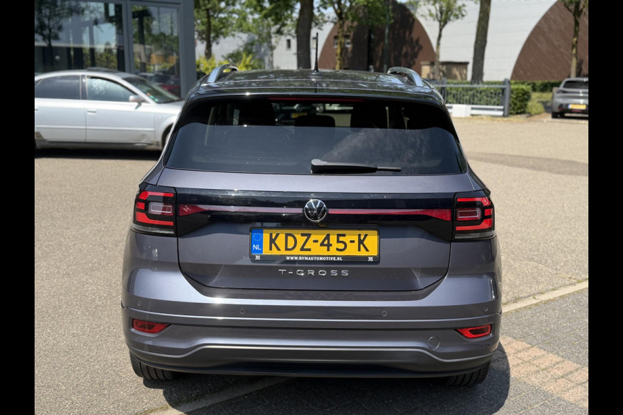 Volkswagen T-Cross 1.0 TSI R-Line AUTOMAAT | CAMERA | FULL LED | KEYLESS START & GO | ADAPTIEVE CRUISE CONTROL | DIGITAL DASHBOARD | DODEHOEKDETECTIE | DIRECT LEVERBAAR MET 12 MND BOVAG GARANTIE |