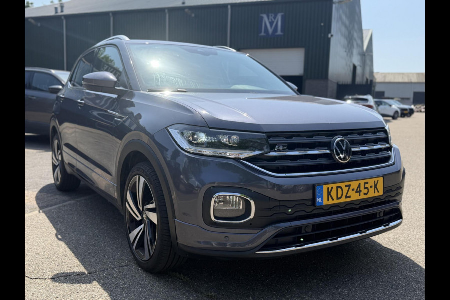 Volkswagen T-Cross 1.0 TSI R-Line AUTOMAAT | CAMERA | FULL LED | KEYLESS START & GO | ADAPTIEVE CRUISE CONTROL | DIGITAL DASHBOARD | DODEHOEKDETECTIE | DIRECT LEVERBAAR MET 12 MND BOVAG GARANTIE |
