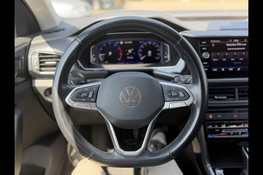 Volkswagen T-Cross 1.0 TSI R-Line AUTOMAAT | CAMERA | FULL LED | KEYLESS START & GO | ADAPTIEVE CRUISE CONTROL | DIGITAL DASHBOARD | DODEHOEKDETECTIE | DIRECT LEVERBAAR MET 12 MND BOVAG GARANTIE |