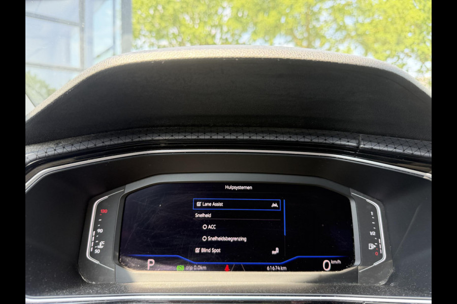 Volkswagen T-Cross 1.0 TSI R-Line AUTOMAAT | CAMERA | FULL LED | KEYLESS START & GO | ADAPTIEVE CRUISE CONTROL | DIGITAL DASHBOARD | DODEHOEKDETECTIE | DIRECT LEVERBAAR MET 12 MND BOVAG GARANTIE |