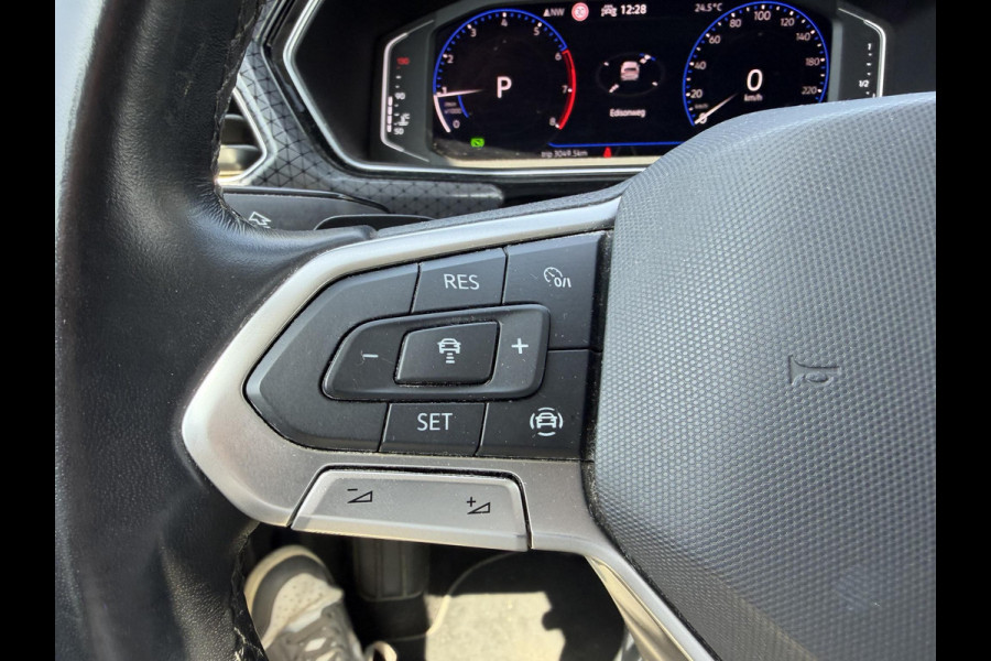 Volkswagen T-Cross 1.0 TSI R-Line AUTOMAAT | CAMERA | FULL LED | KEYLESS START & GO | ADAPTIEVE CRUISE CONTROL | DIGITAL DASHBOARD | DODEHOEKDETECTIE | DIRECT LEVERBAAR MET 12 MND BOVAG GARANTIE |