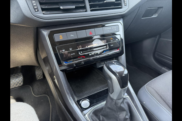 Volkswagen T-Cross 1.0 TSI R-Line AUTOMAAT | CAMERA | FULL LED | KEYLESS START & GO | ADAPTIEVE CRUISE CONTROL | DIGITAL DASHBOARD | DODEHOEKDETECTIE | DIRECT LEVERBAAR MET 12 MND BOVAG GARANTIE |