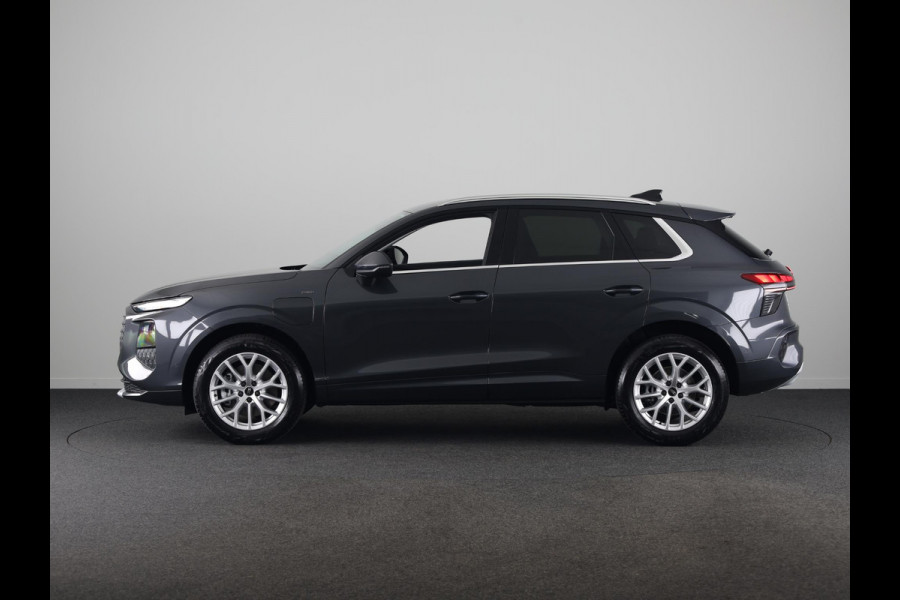 Audi Q3 Advanced edition e-hybrid 272 pk | Techniekpakket plus | Ambiente lichtpakket | Privacy glas | Functioneel pakket |