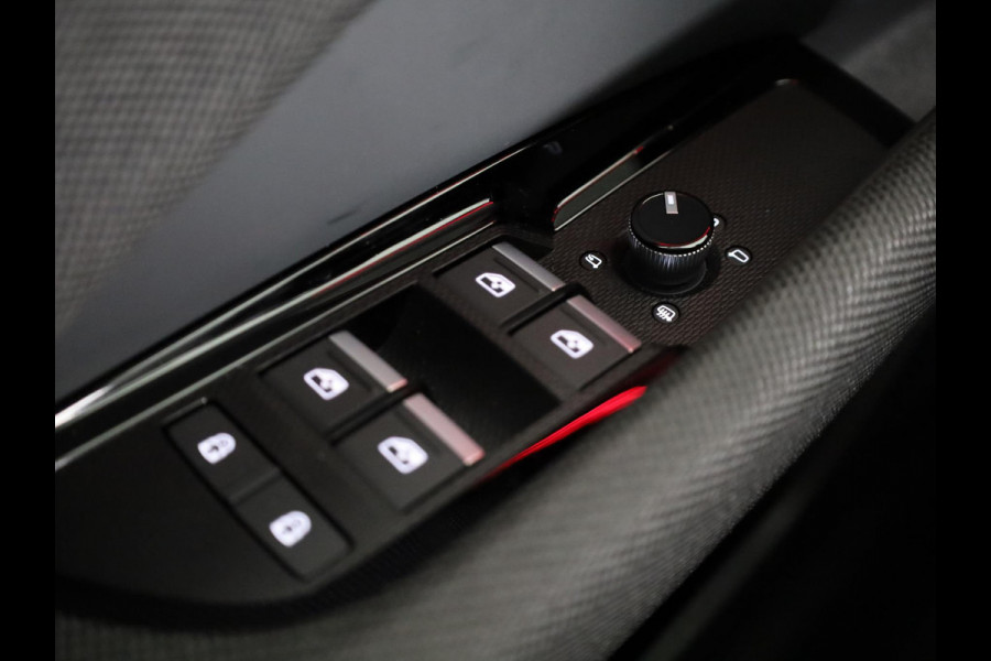 Audi Q3 Advanced edition e-hybrid 272 pk | Techniekpakket plus | Ambiente lichtpakket | Privacy glas | Functioneel pakket |