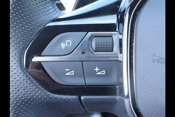 Peugeot 3008 1.6 HYbrid 225 GT Pack Business | ELEKTRISCH GLAZEN PANORAMADAK | CAMERA MET SENSOREN | NAVI & CARPLAY |