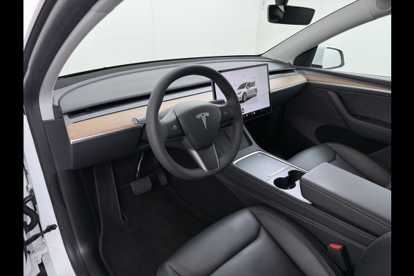 Tesla Model Y Long Range AWD 75kWh SOH 94% Warmtepomp AI-Computer Traffic Aware Adap.Cruise Leder Panoramadak Navi Ecc Camera Stoel+Stuurverwa Privacy Glas Lmv Elek.Achterklep Led Elek.Stoelen+Memory 4WD Fabrieksgarantie tot 15-02-2027 - Garantie op de Accu+Motor tot 15-2-2031/192.000km