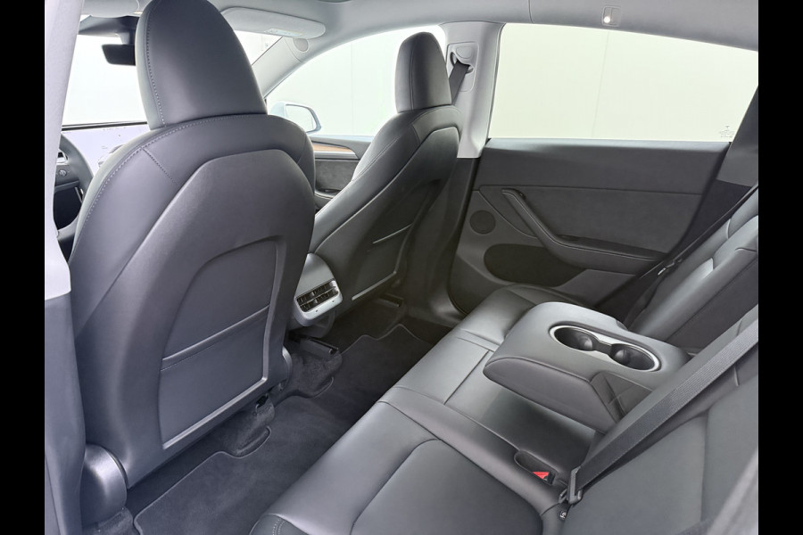 Tesla Model Y Long Range AWD 75kWh SOH 94% Warmtepomp AI-Computer Traffic Aware Adap.Cruise Leder Panoramadak Navi Ecc Camera Stoel+Stuurverwa Privacy Glas Lmv Elek.Achterklep Led Elek.Stoelen+Memory 4WD Fabrieksgarantie tot 15-02-2027 - Garantie op de Accu+Motor tot 15-2-2031/192.000km