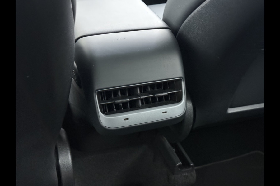 Tesla Model Y Long Range AWD 75kWh SOH 94% Warmtepomp AI-Computer Traffic Aware Adap.Cruise Leder Panoramadak Navi Ecc Camera Stoel+Stuurverwa Privacy Glas Lmv Elek.Achterklep Led Elek.Stoelen+Memory 4WD Fabrieksgarantie tot 15-02-2027 - Garantie op de Accu+Motor tot 15-2-2031/192.000km