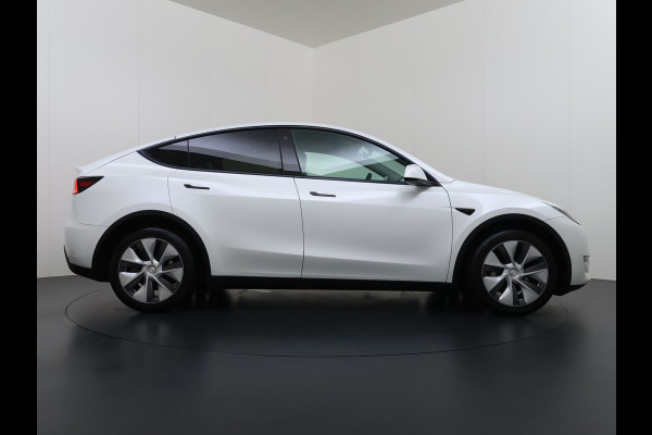 Tesla Model Y Long Range AWD 75kWh SOH 94% Warmtepomp AI-Computer Traffic Aware Adap.Cruise Leder Panoramadak Navi Ecc Camera Stoel+Stuurverwa Privacy Glas Lmv Elek.Achterklep Led Elek.Stoelen+Memory 4WD Fabrieksgarantie tot 15-02-2027 - Garantie op de Accu+Motor tot 15-2-2031/192.000km