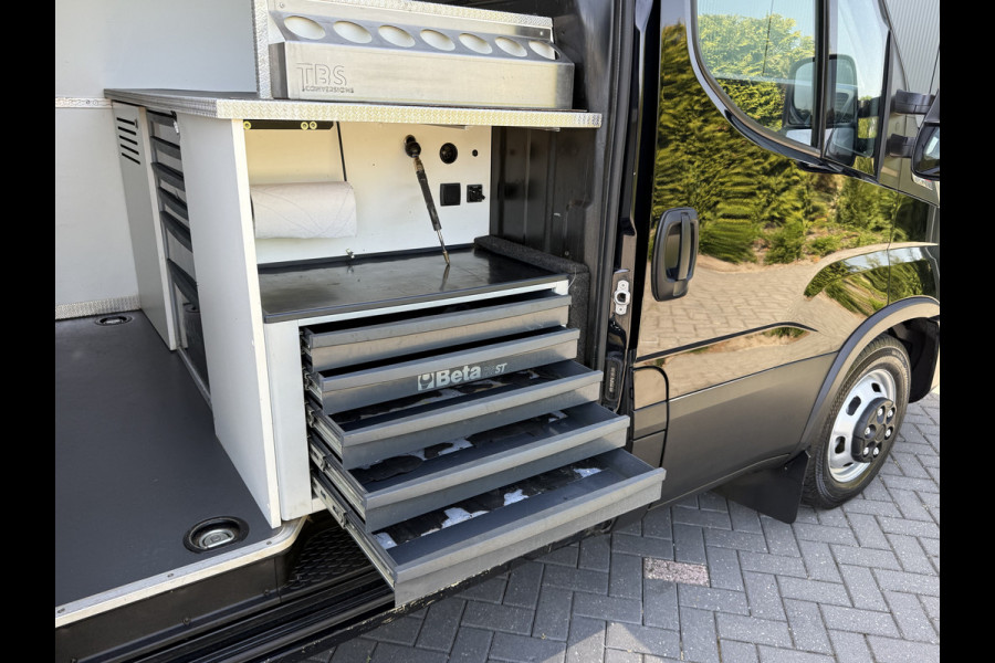 Iveco Daily 35C21 3.0 210 PK AUTOMAAT L3H2 N1 / MOTORSPORT INRICHTING / LUIFEL / LUCHTCOMPRESSOR / DUBBEL LUCHT / 3-ZITS