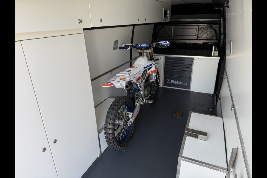 Iveco Daily 35C21 3.0 210 PK AUTOMAAT L3H2 N1 / MOTORSPORT INRICHTING / LUIFEL / LUCHTCOMPRESSOR / DUBBEL LUCHT / 3-ZITS