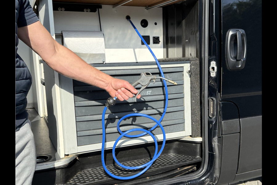 Iveco Daily 35C21 3.0 210 PK AUTOMAAT L3H2 N1 / MOTORSPORT INRICHTING / LUIFEL / LUCHTCOMPRESSOR / DUBBEL LUCHT / 3-ZITS