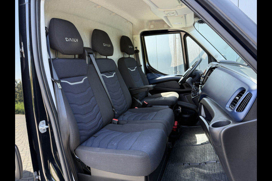 Iveco Daily 35C21 3.0 210 PK AUTOMAAT L3H2 N1 / MOTORSPORT INRICHTING / LUIFEL / LUCHTCOMPRESSOR / DUBBEL LUCHT / 3-ZITS