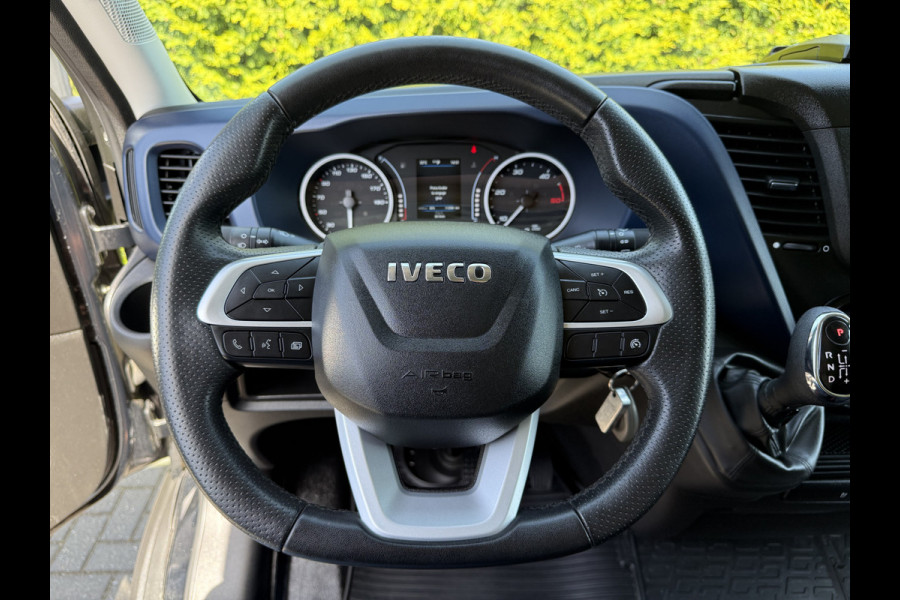 Iveco Daily 35C21 3.0 210 PK AUTOMAAT L3H2 N1 / MOTORSPORT INRICHTING / LUIFEL / LUCHTCOMPRESSOR / DUBBEL LUCHT / 3-ZITS