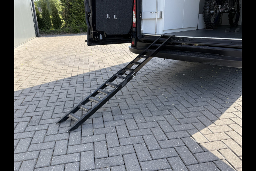 Iveco Daily 35C21 3.0 210 PK AUTOMAAT L3H2 N1 / MOTORSPORT INRICHTING / LUIFEL / LUCHTCOMPRESSOR / DUBBEL LUCHT / 3-ZITS
