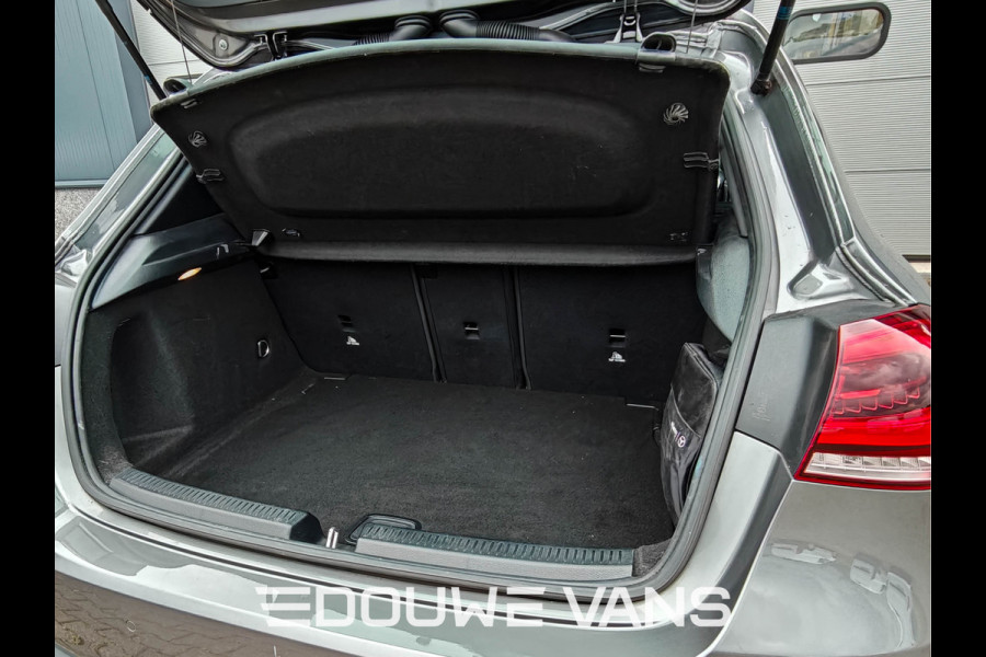 Mercedes-Benz A-Klasse 180 Automaat AmbienteVerli. Led MBUX Trekhaak BTW auto. 1ste eigenaar. Dealer onderhouden.