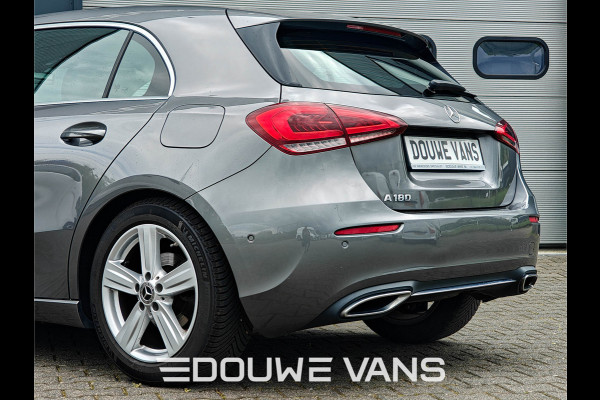 Mercedes-Benz A-Klasse 180 Automaat AmbienteVerli. Led MBUX Trekhaak BTW auto. 1ste eigenaar. Dealer onderhouden.