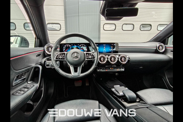 Mercedes-Benz A-Klasse 180 Automaat AmbienteVerli. Led MBUX Trekhaak BTW auto. 1ste eigenaar. Dealer onderhouden.