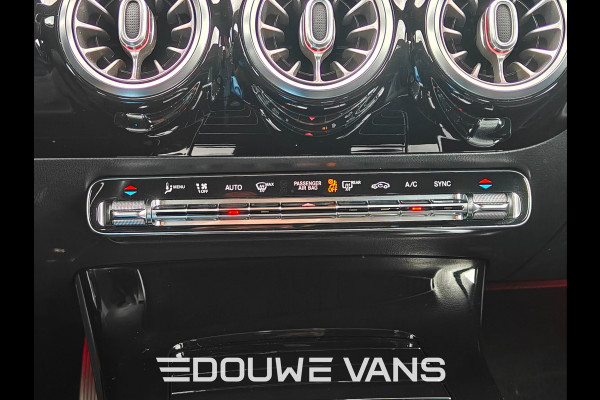 Mercedes-Benz A-Klasse 180 Automaat AmbienteVerli. Led MBUX Trekhaak BTW auto. 1ste eigenaar. Dealer onderhouden.