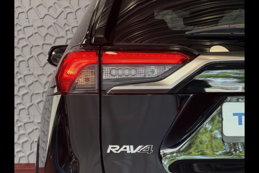 Toyota RAV4 2.5 Plug-in Hybrid AWD 306PK ✅Fabrieksnieuw✅ – direct leverbaar | 1500KG trekgewicht | Head-up | 360° camera | LED | Elektr. kle PHEV PLUG IN