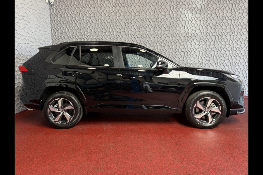 Toyota RAV4 2.5 Plug-in Hybrid AWD 306PK ✅Fabrieksnieuw✅ – direct leverbaar | 1500KG trekgewicht | Head-up | 360° camera | LED | Elektr. kle PHEV PLUG IN