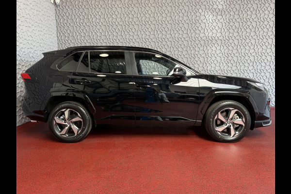 Toyota RAV4 2.5 Plug-in Hybrid AWD 306PK ✅Fabrieksnieuw✅ – direct leverbaar | 1500KG trekgewicht | Head-up | 360° camera | LED | Elektr. kle PHEV PLUG IN