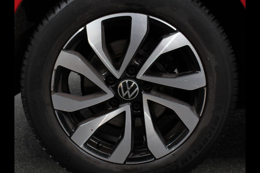 Volkswagen Golf 1.0 eTSI 110pk Active Automaat Panorama dak Navigatie Climate Control Adaptive Cruise Control Virtual Cockpit Stoelverwarming Extra Getint Glas