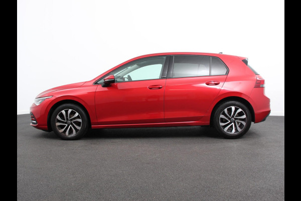 Volkswagen Golf 1.0 eTSI 110pk Active Automaat Panorama dak Navigatie Climate Control Adaptive Cruise Control Virtual Cockpit Stoelverwarming Extra Getint Glas
