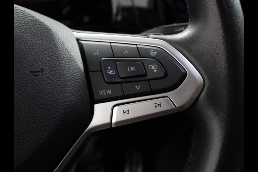 Volkswagen Golf 1.0 eTSI 110pk Active Automaat Panorama dak Navigatie Climate Control Adaptive Cruise Control Virtual Cockpit Stoelverwarming Extra Getint Glas