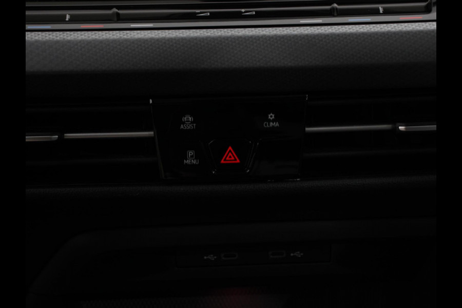 Volkswagen Golf 1.0 eTSI 110pk Active Automaat Panorama dak Navigatie Climate Control Adaptive Cruise Control Virtual Cockpit Stoelverwarming Extra Getint Glas