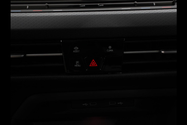 Volkswagen Golf 1.0 eTSI 110pk Active Automaat Panorama dak Navigatie Climate Control Adaptive Cruise Control Virtual Cockpit Stoelverwarming Extra Getint Glas