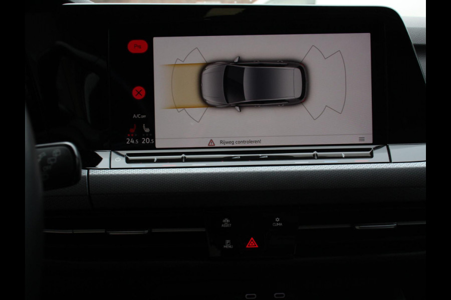Volkswagen Golf 1.0 eTSI 110pk Active Automaat Panorama dak Navigatie Climate Control Adaptive Cruise Control Virtual Cockpit Stoelverwarming Extra Getint Glas