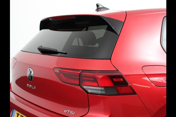 Volkswagen Golf 1.0 eTSI 110pk Active Automaat Panorama dak Navigatie Climate Control Adaptive Cruise Control Virtual Cockpit Stoelverwarming Extra Getint Glas