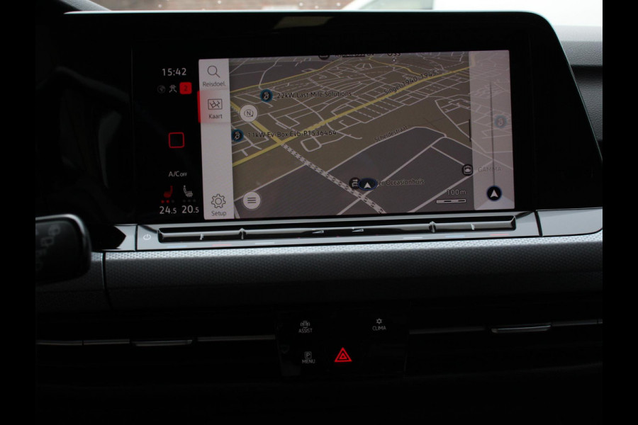 Volkswagen Golf 1.0 eTSI 110pk Active Automaat Panorama dak Navigatie Climate Control Adaptive Cruise Control Virtual Cockpit Stoelverwarming Extra Getint Glas