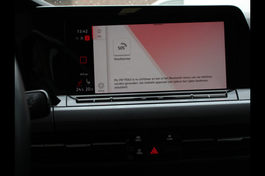 Volkswagen Golf 1.0 eTSI 110pk Active Automaat Panorama dak Navigatie Climate Control Adaptive Cruise Control Virtual Cockpit Stoelverwarming Extra Getint Glas